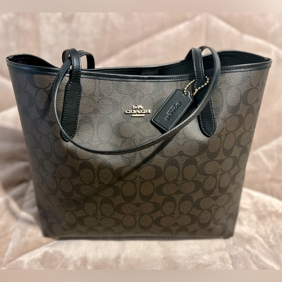 Coach Handbags - NWOT Authentic Coach City Tote in Signature Canvas